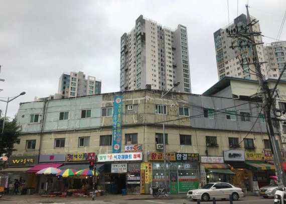 안전 최하등급에도 강제력 없는 지자체...입주민 못 나가