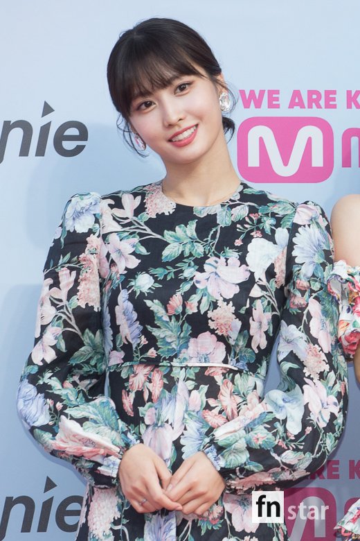 [포토] 트와이스 모모, ‘우아한 꽃원피스로 빛낸 미모’