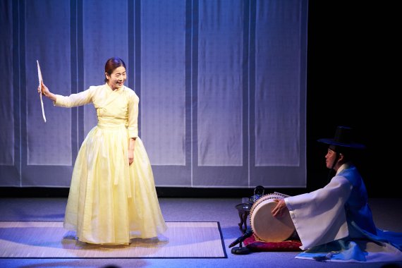 [이 공연]  이자람의 판소리에 푹 빠지다...노인과 바다