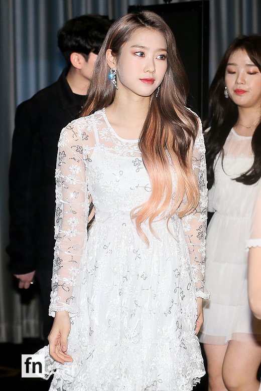 [포토] 오마이걸 지호, ‘신비로운 투톤헤어’