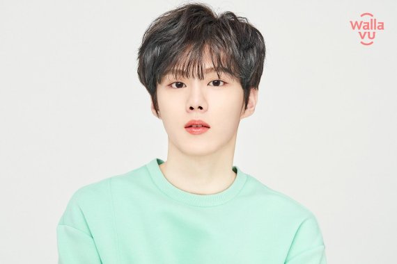세종텔레콤 왈라뷰, ‘듣도보도 못한 뷰티’ 브랜드 캠페인.. 가수 김우석 모델 발탁