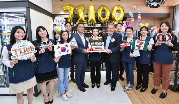 71,100호점 오픈한 세븐일레븐