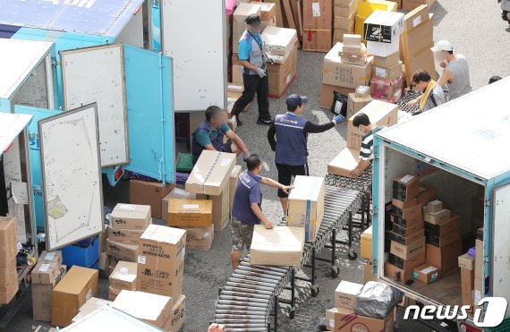 추석 명절 다가오는데.. 택배노동자 과로사 대책 마련 시급