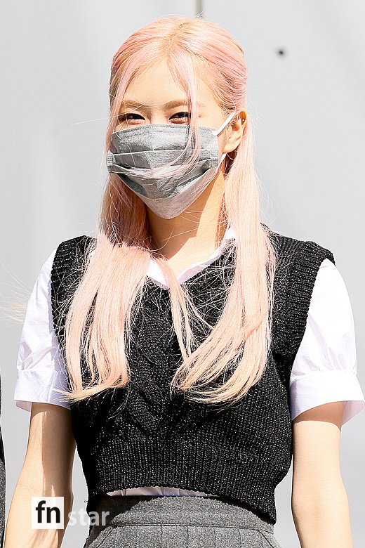 [포토] 블랙핑크 로제, ‘힐링 바이러스 전파’