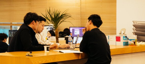 사무실선 벤처팀 열띤 회의… 취미플랫폼 등 운영 서비스 다양 [현장르포]