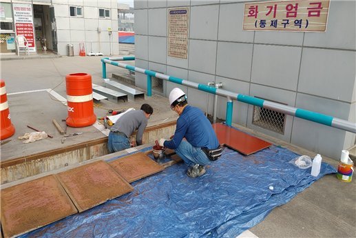 겨울철 대비 충전소 배관 점검에 바쁜 고속도로 주유소