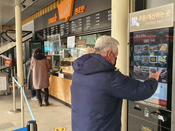 천등산휴게소(평택 방향), 무인 주문 시스템 호응