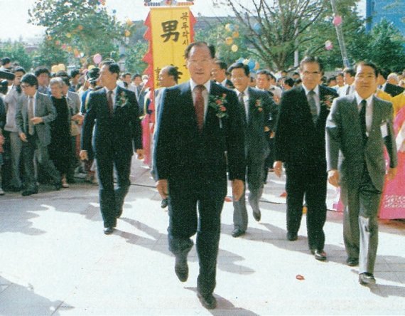슈퍼마켓에서 더현대 서울로… 도전의 반세기, 새 역사 연다 [현대백화점그룹 창립 50주년]