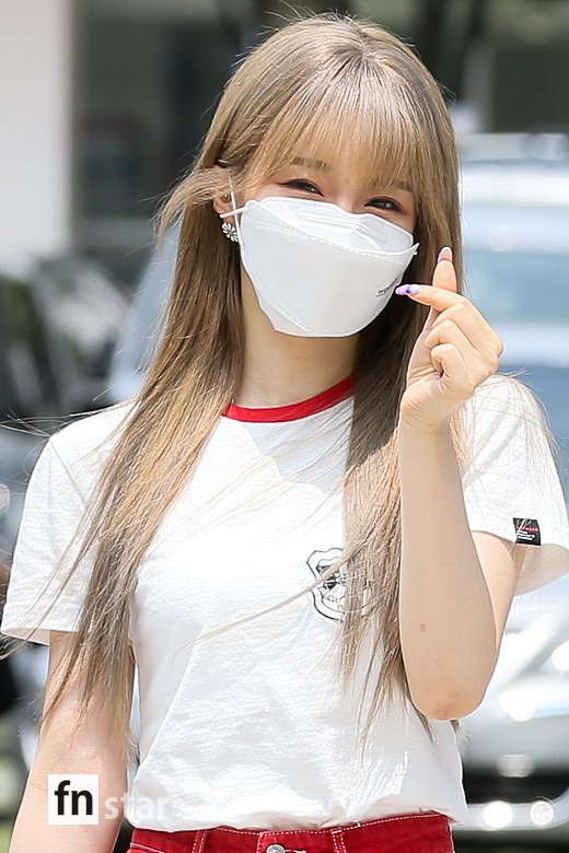 [포토] 우아 나나, 퍼플 아트네일