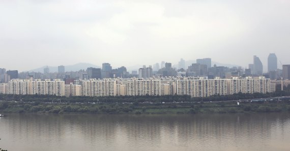 압구정 좋은 일만...재건축 조합원 2년 의무거주 결국 백지화