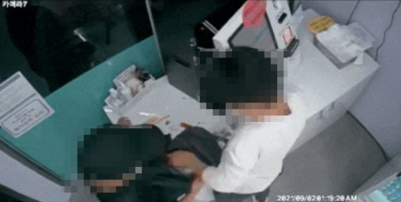 무인 아이스크림점 9곳 턴 대범한 절도범... 경찰, 추적 중