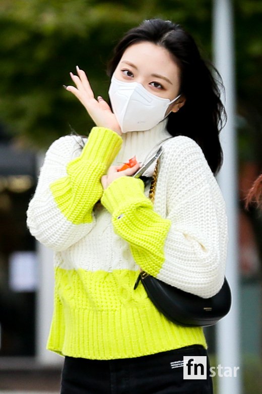 [포토] 있지 유나, 샤프한 아트네일