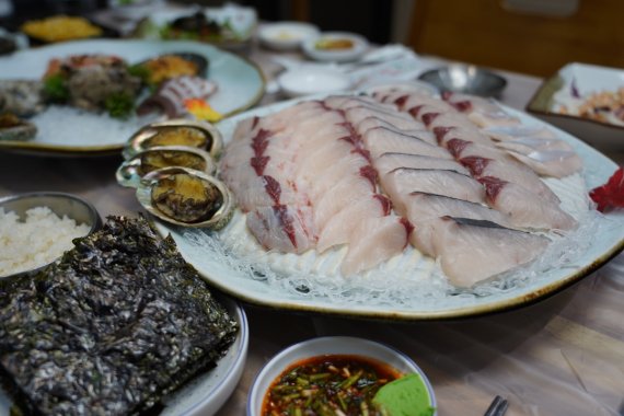 [남도둘러보기]해남 땅끝서 맛보는 가을의 진미 삼치회 아시나요