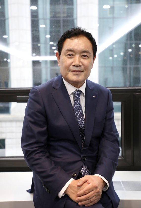 [fn이사람] “가구 단체표준인증 만들어 조합 판로 넓혔죠”