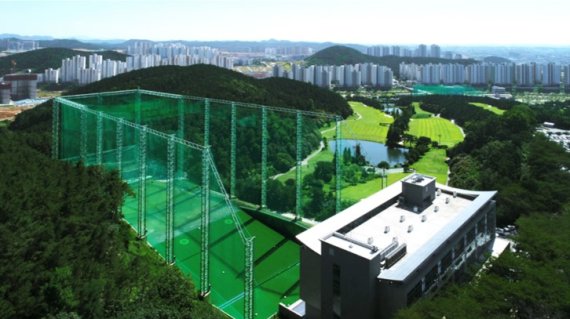 골프연습장은 옛 말! 주목받는 골프 트레이닝센터!