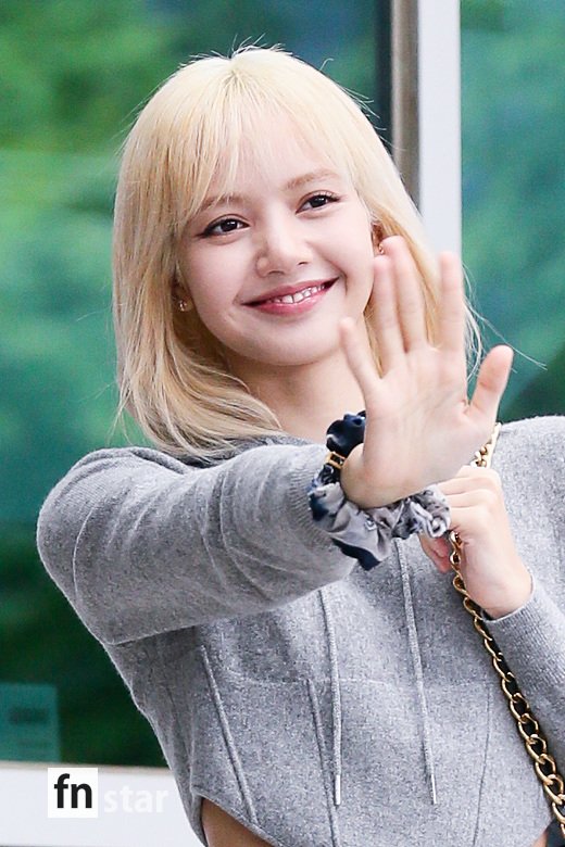 [포토] 블랙핑크 리사, 심쿵 미소