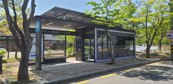 광주광역시 남구, 핸드폰 충전까지 가능한 스마트 버스정류장 본격 가동