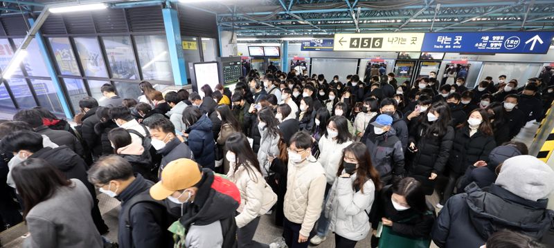 서울교통공사 파업 첫 날 신도림역 출근길