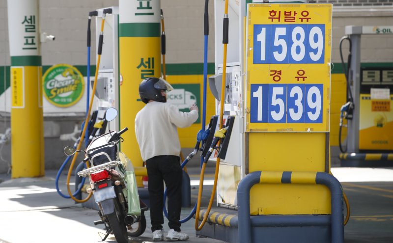 휘발유 리터당 1593.6원…경유 가격 19주 연속 하락