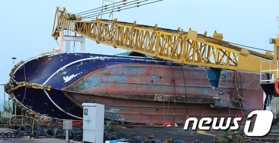 영흥도 낚시어선 참사 유가족 일부 승소…선주·정부가 38억원 배상