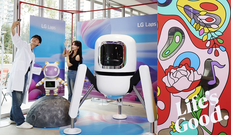 신개념 캡슐 커피머신 듀오보 체험...LG전자, 혁신제품 팝업존 오픈