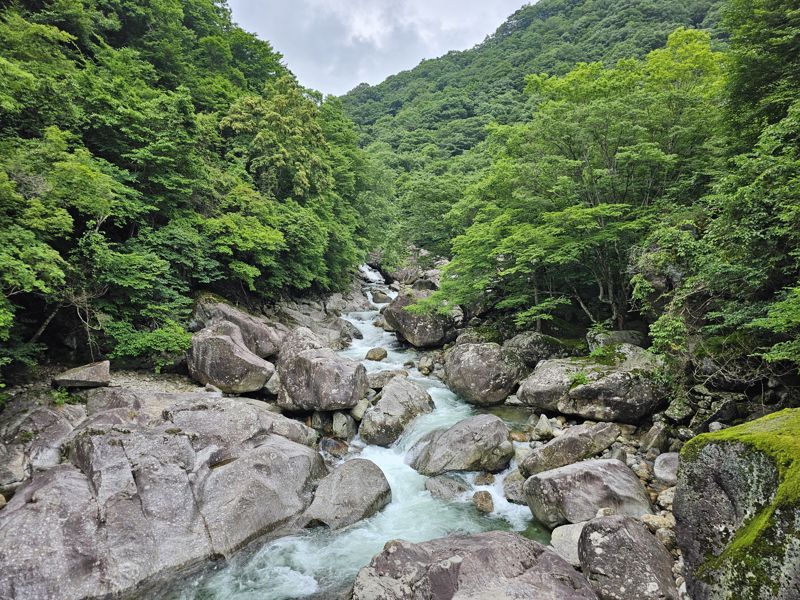 지리산 자락에서 푸근한 민박.. 오작교 거닐며 포근한 사랑을 [Weekend 레저]