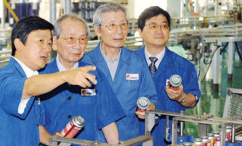 [代를 잇는 家嶪] (26) 대륙제관 ‥ 50년전 나무망치로 시작, 국산 캔 절반이상 만들어