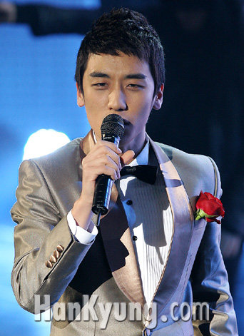 [포토] 승리, 첫 1위 기쁨의 노래