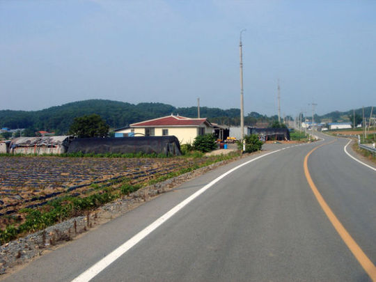 [한경매물마당] 서산시 황해경제자유구역 인근 대지와 밭