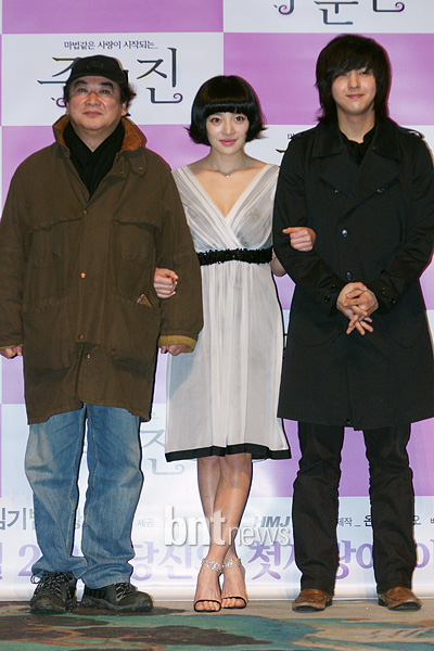 [bnt포토] 포토타임을 갖는 영화 주문진의 하명중 감독-황보라-김기범