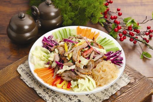 족발맛집 족사랑, 환절기 으뜸 보양식 ‘황기 족발’로 맛+건강+미용까지 1석3조!