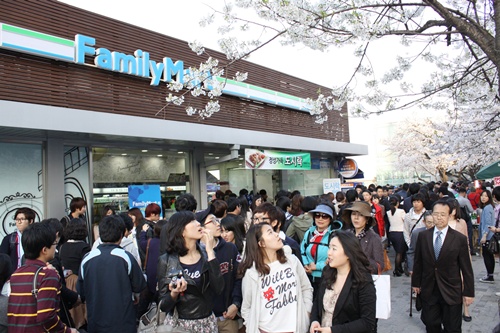 보광훼미리마트, 봄나들이 인파로 高매출