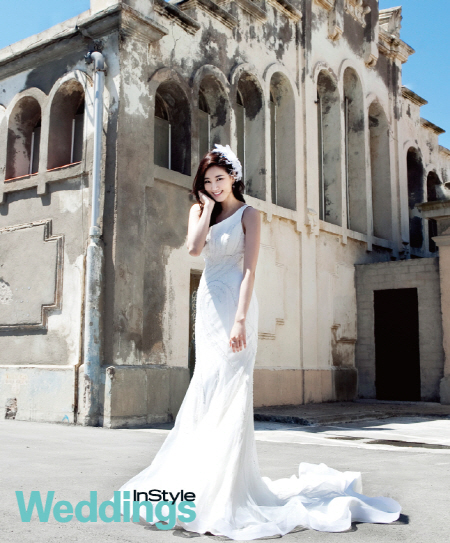 김사랑, 8월호 <인스타일 웨딩> 표지 장식
