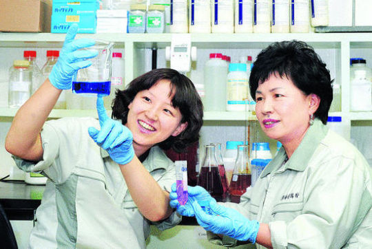 [代를 잇는 家嶪…2세가 뛴다] (126) 광진화학, 이심전심 母女 폐기물서 세계 최고 꿈 찾아요