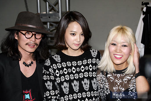 [포토] 윤승아, 스티브J & 요니P 디자이너와 함께~
