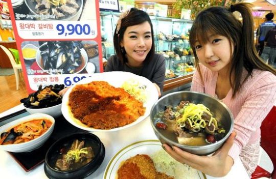 홈플러스, 이번엔 푸드코트다… 갈비탕·짬뽕·돈가스 대용량 메뉴 출시