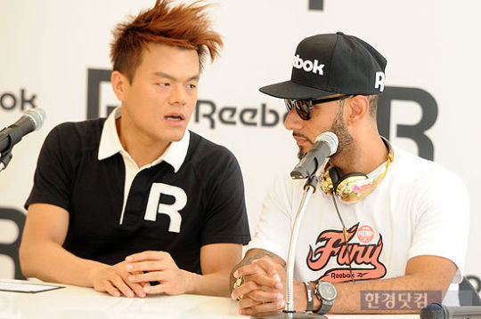 [포토] 리복-JYP 클래식 캠페인 파트너십 체결식 참석한 박진영-스위즈 비츠