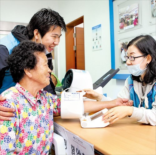 [공기업 나눔경영] 한국수자원공사, 댐 주변 마을찾아 무료건강검진