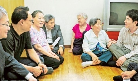 복 자만 붙으면 주민센터로…업무 처리할 현장인력 태부족