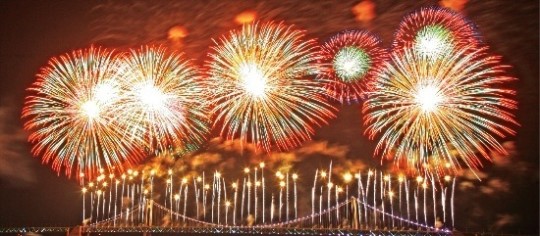 진격의 전차군단…삼성전자·현대차 기대…제철 만난 육가공·여행株도 주목을