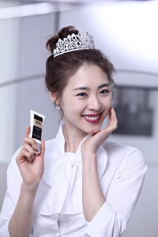‘미스코리아’ 이연희, 여배우의 로망 화장품 광고에 밝은 미소 ‘활짝’