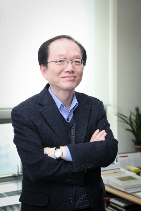[편의점 시장 빅뱅 인터뷰③]장기철 세븐일레븐 상품부문장 가장 싼 한끼식사·생활용품 PB존 갖춰야 산다