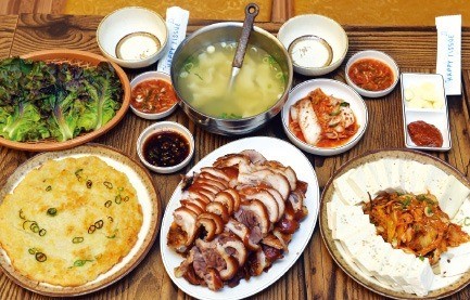 [한경과 맛있는 만남] 김주하 농협은행장 소 팔아 서울서 공부해 입사했는데 왜 시골만…농협회장에게 편지 썼죠