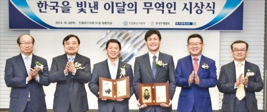 김재윤 USB모뎀 수출로 사업다각화…조병구 네슬레 등 해외고객 매출이 65%