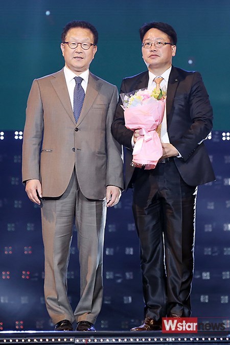 [포토] 아마란스, ‘2015아시아뷰티어워즈’서 코리아 뷰티 투어 브랜드상 수상