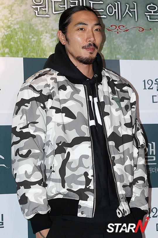 [포토] 찰스 오랜만에 영화관 나들이