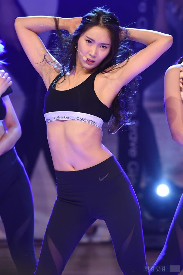 [HEI포토] 브레이브걸스 민영, 탄탄한 몸매에 눈길~