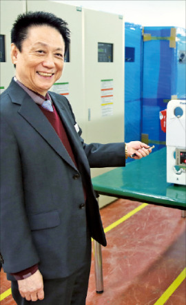 틈새가 보였다…R&D 한우물 파니 금맥 발견