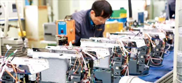동양매직 물탱크 없앤 정수기 공장 가보니…살균·급랭·IoT 기술로 시장 판도 뒤집는다