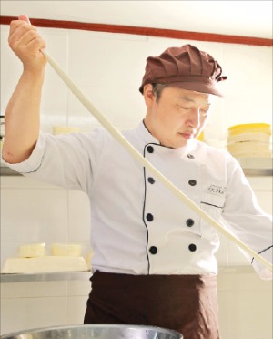 치즈는 아기 같아…사랑해줘야 좋은 제품 나오죠